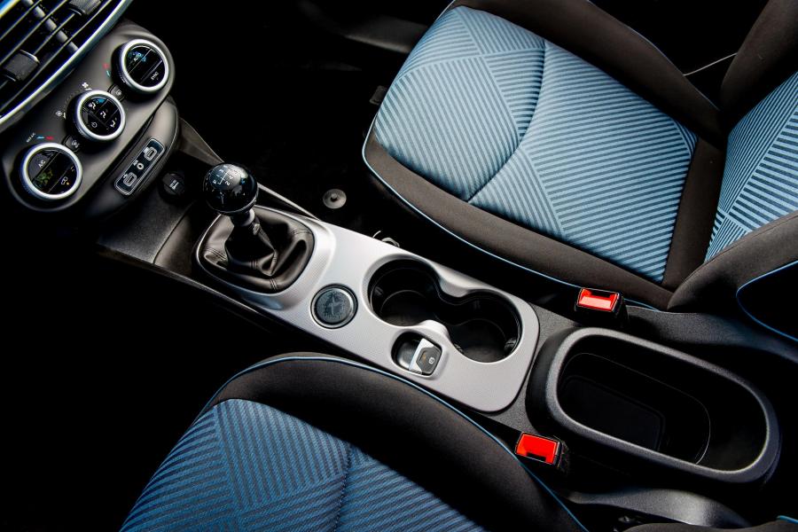 Интерьер Fiat 500X Mirror (334) 2018 года  (фото 23 из 42)